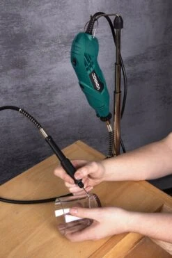 VONROC Multitool – Roterend – 160W – Incl. 40 Accessoires, 2 Opzetstukken, Flexibele As En Opbergtas -Makita Winkel 800x1200 24