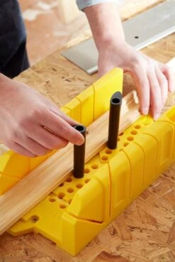 STANLEY 1-20-600 Verstekbak Kunststof Met Kapzaag - 220mm -Makita Winkel 800x1200 88