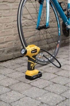 Powerplus POWX1700 Accu Compressor - Luchtcompressor - 18V - 8 Bar - Incl. 1 X 1,5Ah Accu, Lader, Koffer En Accessoires 23 Powerplus POWX1700 Accu Compressor - Luchtcompressor - 18V - 8 Bar - Incl. 1 X 1,5Ah Accu, Lader, Koffer En Accessoires -Makita Winkel 801x1200 2