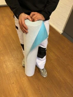 Perfect Cover® Damp-open - 100cm X 25m - Zelfklevend Afdekvlies - Bescherm Uw Vloer Tijdens Het Klussen - Vloer Bescherming - Trap Bescherming - Klussen - Schilderen - Stucadoor - Variant Stucloper -Makita Winkel 899x1200 24