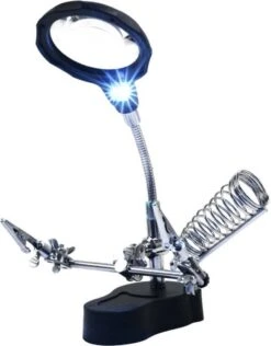 Benson Derde Handje Met LED Vergrootglas - Soldeerbout Houder 26 Benson Derde Handje Met LED Vergrootglas - Soldeerbout Houder -Makita Winkel 938x1200