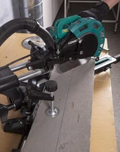 VONROC Afkortzaag En Verstekzaag Met Trekfunctie – 2000W – Ø216MM - LED Verlichting Op Werkstuk – Laser Voor Perfecte Zaaglijn – Extra Zaagbreedte 340mm – Verstelbare Tafelverbreders Met Lengtestop - Incl. Zaagblad & Werkstukklem -Makita Winkel 950x1200 1