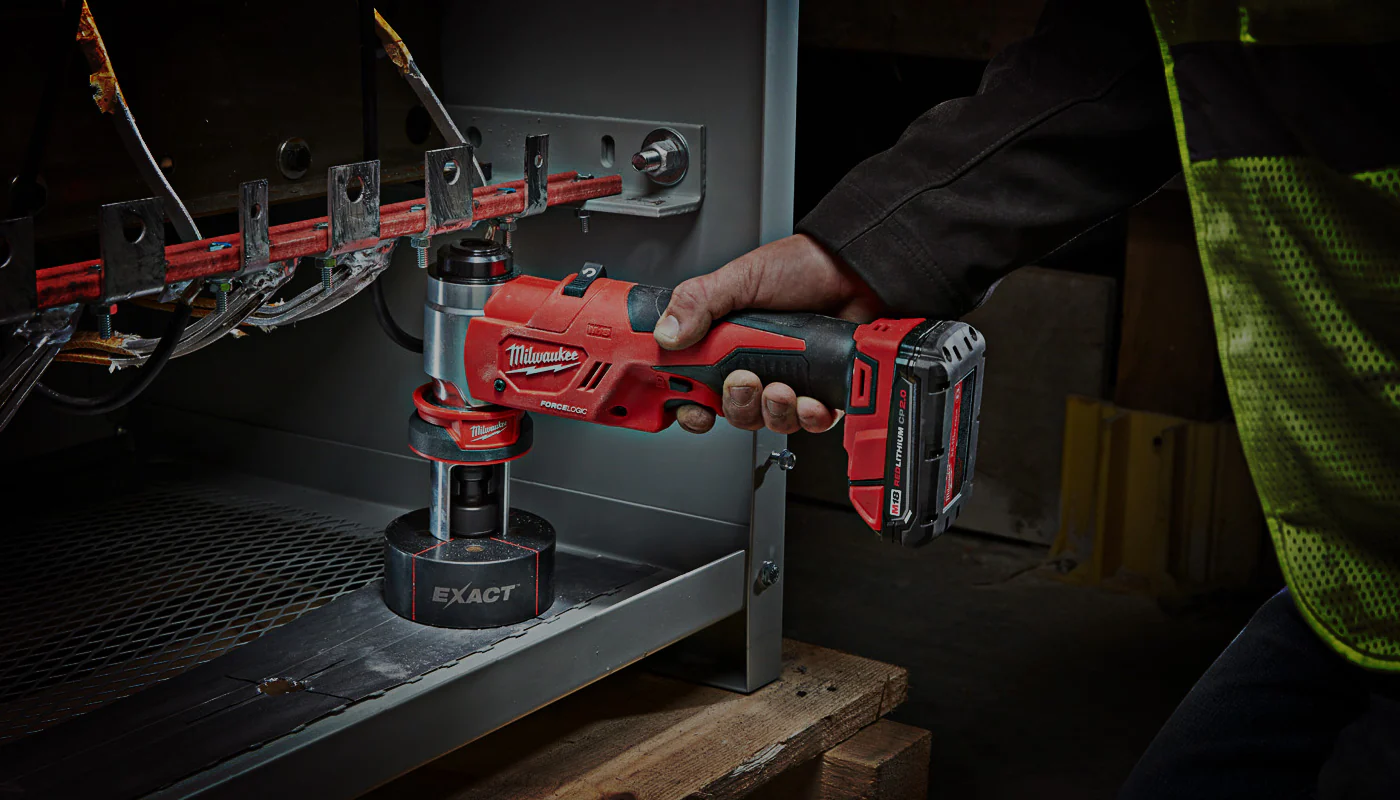 Makita Winkel -Makita Winkel RTS M18 Electricians Tools